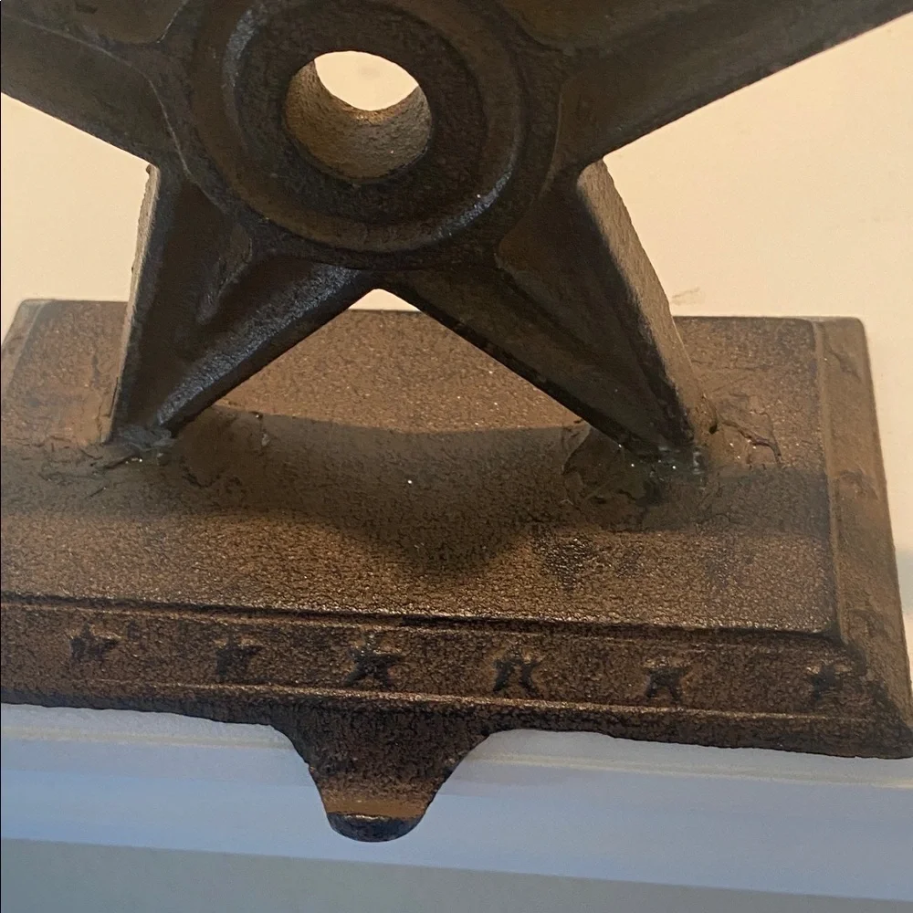 Rustic Star Shaped Metal Decor. Cast Iron Stocking Holder. Brown.